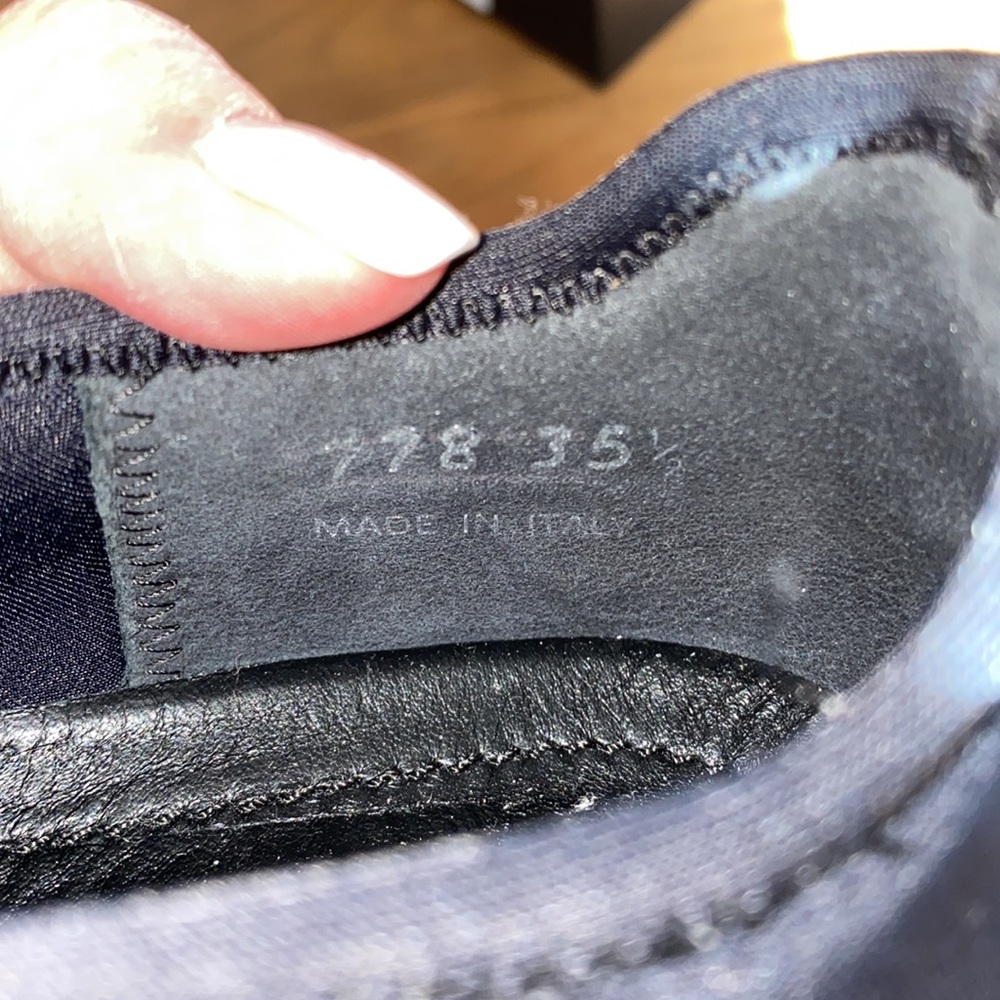 Prada Walking Shoes with a leather Bow - Picture 10 of 11